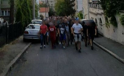 “Θρύλε ολέ, ολέ” στους δρόμους του Βελιγραδίου από οπαδούς Ολυμπιακού και Ερυθρού Αστέρα
