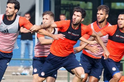 Ένας… φευγάτος “ψηφίζει” Ολυμπιακό και δεν το κρύβει!