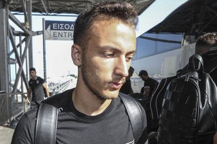 Κεράκια και… φάπες για τα γενέθλια του Κάτσε!