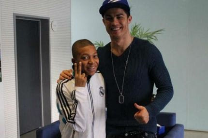 Όταν ο 14χρονος Εμπαπέ φωτογραφιζόταν με το είδωλό του – Ρονάλντο