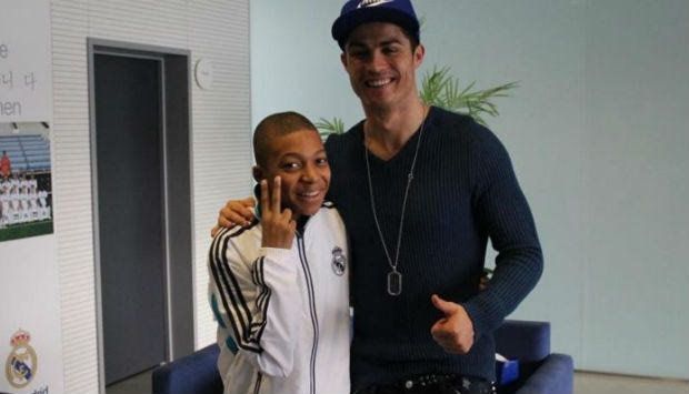 Όταν ο 14χρονος Εμπαπέ φωτογραφιζόταν με το είδωλό του – Ρονάλντο