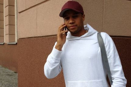 Ξανά στην Βαρσοβία για να φύγει ο Οφόε