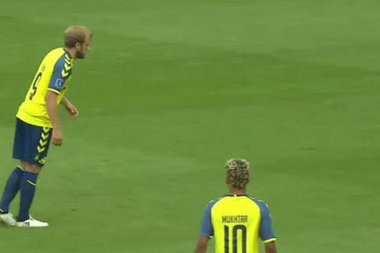 Τον ματιάσαμε τον Πούκι και έχασε πέναλτι!