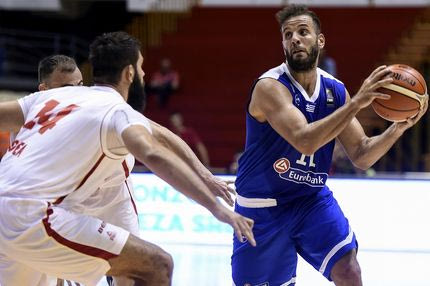 Νοκ άουτ και ο Παππάς!