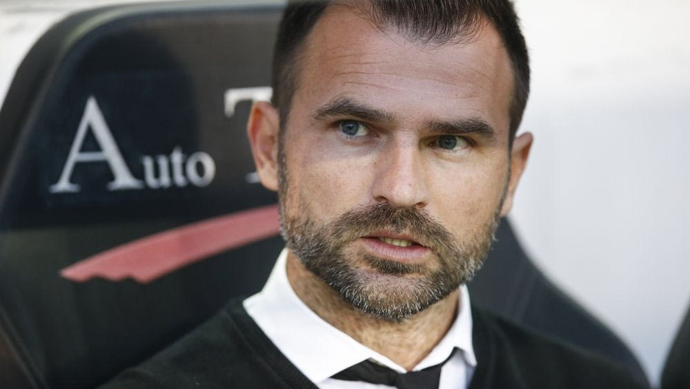 Βγήκαν τα… μαχαίρια στην Μπριζ!