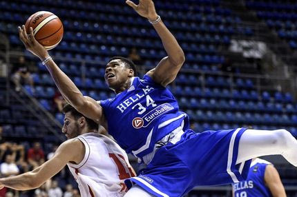 Το απελπισμένο μήνυμα Έλληνα στον Αντετοκούνμπο