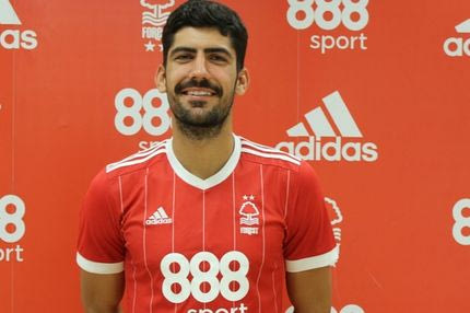 Μπουχαλάκης: “Τύχερη με τον Μαρινάκη η Νότιγχαμ”