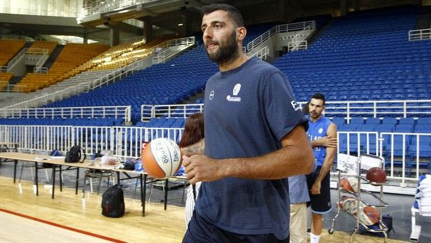 Η έλλειψη κλιματισμού “τρέλανε” τον Μπουρούση!