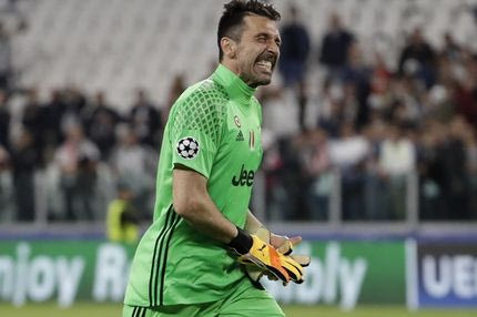 Ξέσπασμα Μπουφόν και σούπερ ατάκα για 55 πέναλτι!