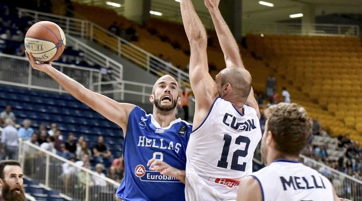 Νεύρα στο ξενοδοχείο, αντίδραση στο παρκέ