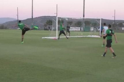 Τράνταξε δοκάρι και δίχτυα ο Τσάβες