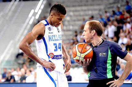 Θέατρο του παραλόγου ή κωμωδία;