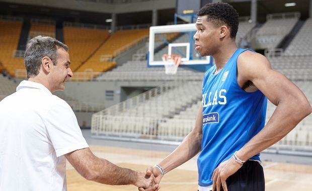 Με Μητσοτάκη η προπόνηση της Εθνικής