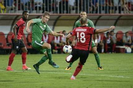 Φαβορί ο Κολοβέτσιος για δεξιά!