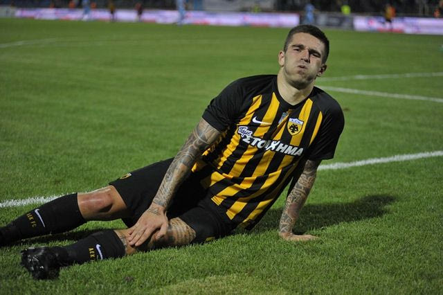 Το σκίσιμο στο γόνατο του Λιβάγια