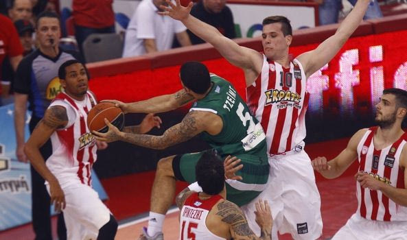 “Το 140% της ελληνικής φορολογίας στέλνει τους παίκτες σε… Ρωσία και Τουρκία”