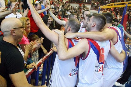 Έβγαλαν φωτογραφία την εγγυητική