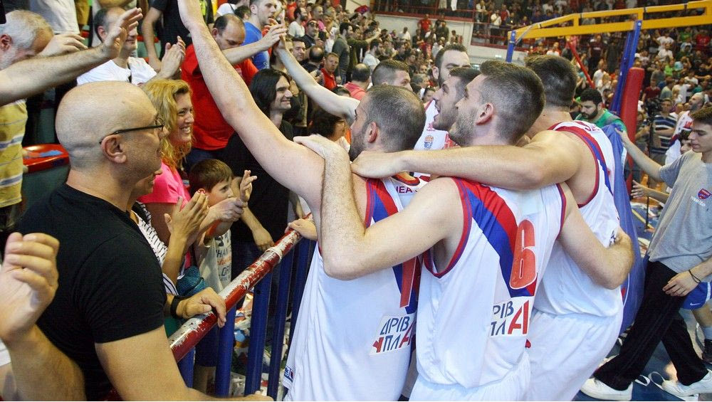 Έβγαλαν φωτογραφία την εγγυητική