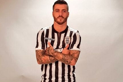 Το σκισμένο τζιν του Βιεϊρίνια “όλα τα λεφτά” στην ανακοίνωση του ΠΑΟΚ!