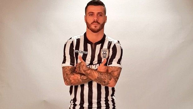 Το σκισμένο τζιν του Βιεϊρίνια “όλα τα λεφτά” στην ανακοίνωση του ΠΑΟΚ!