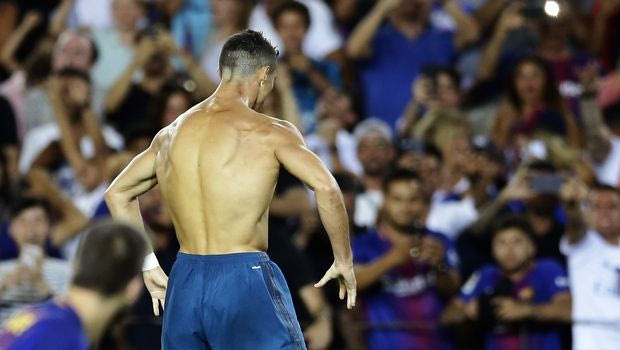 Ο Μαρσέλο “μπρίζωσε” τον Κριστιάνο να δείξει τη φανέλα!