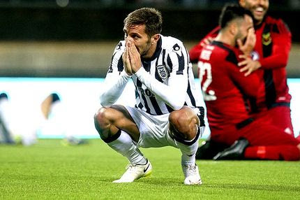 Οποιος φοβάται, πέφτει και κοιμάται