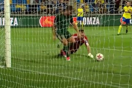 Την είδε Νόιερ και έγινε ρεζίλι!