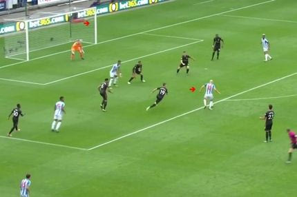 Χάντερσφιλντ όπως λέμε… Λέστερ!