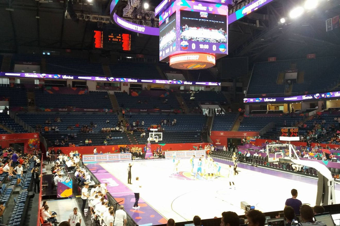 Aγώνας για πολύ… λίγους το Σλοβενία-Ουκρανία