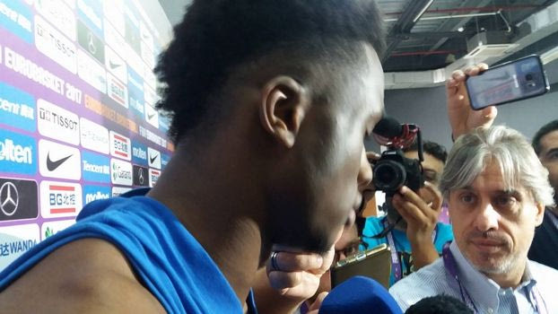 Ο Θανάσης και το σχέδιο εξόντωσης του Σβεντ