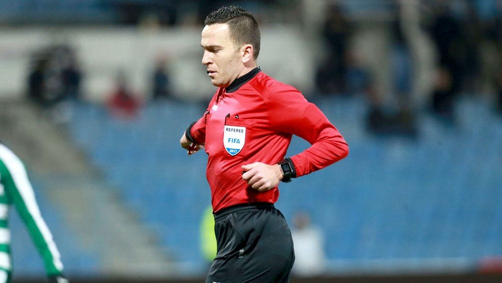 Πυρά και για τον… τέταρτο στη Νέα Σμύρνη