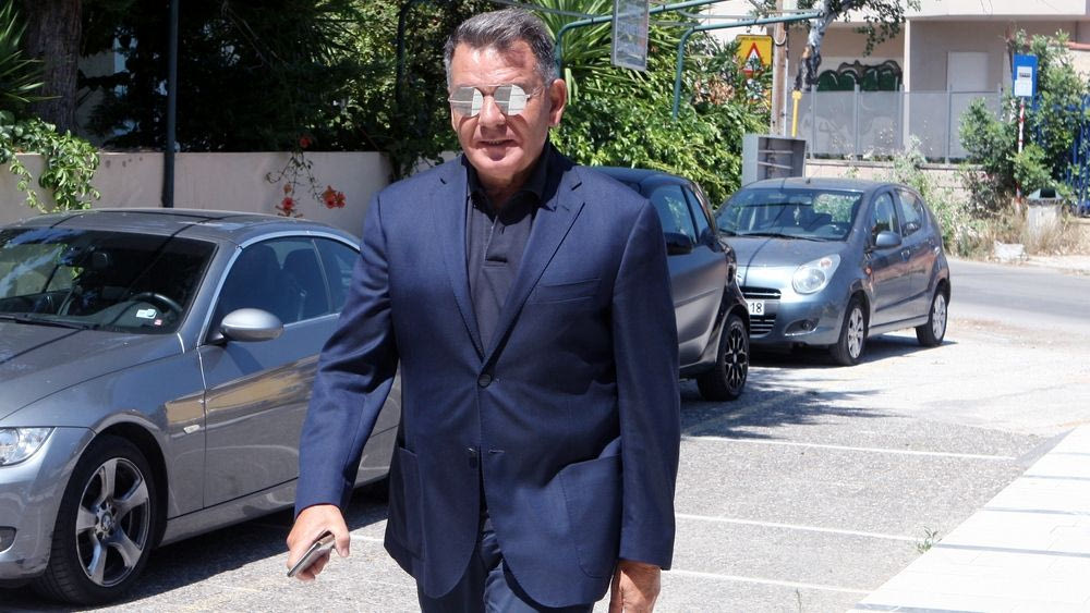 Πρότειναν μέχρι και… συνταξιούχο στην ΑΕΛ!