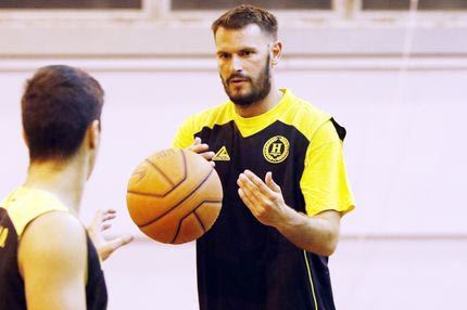 Φώτσης: “Δεν παρακολουθώ μπάσκετ”!