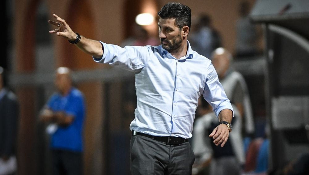 Και το μυαλό του είναι θολό, πωπωπωπω