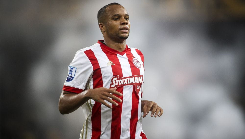 “Ψάχτηκε” η ΑΕΚ για Οφόε, αλλά…