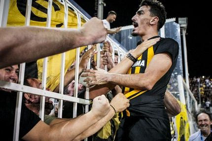 “Τρελάθηκε” ο Λάζαρος και έγινε ΕΝΑ με τους οπαδούς!