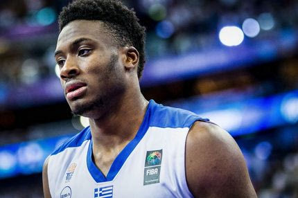 O Θανάσης τα “έχωσε” σε συμπαίκτες και απάντησε ο Παπαπέτρου