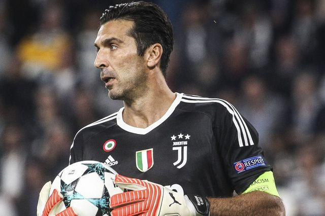 Ο Μπουφόν ξεπερνάει την τελειότητα…