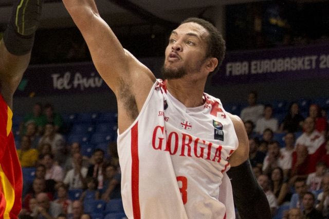 Η Κωνσταντινούπολη περιμένει τον Ζούρο