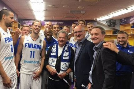 Το γιόρτασαν με τον Πρόεδρο της χώρας οι Φινλανδοί