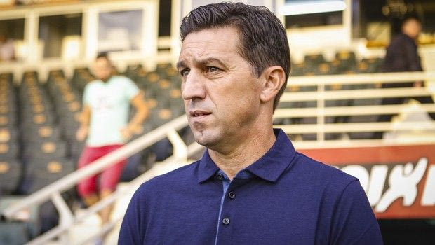 Μέσα Τζούρτζεβιτς, Ένγκελς, έξω Καρσελά!