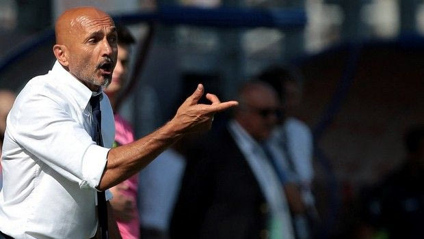 “Γάτα” ο Σπαλέτι: “ψάρωσε” ρεπόρτερ σε συνέντευξη Τύπου!