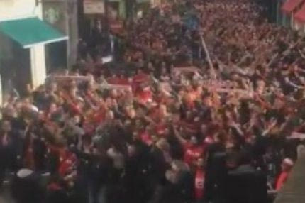 Σεισμός, σεισμός περνάει της… Κολωνίας ο λαός!