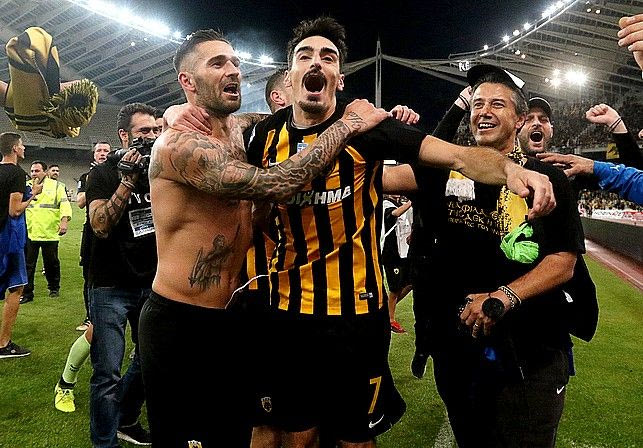 Κάνει μάγια με Λάζαρο και Λιβάγια!