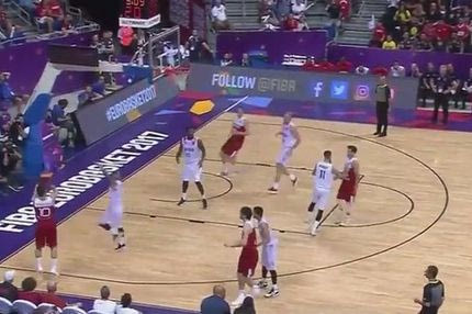 Ακόμη βάζει τρίποντα ο Μαχμούτογλου