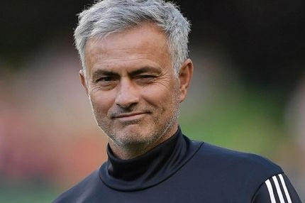 Ο Μουρίνιο έβαλε στολή γκολκίπερ και σκόραρε με πέναλτι!