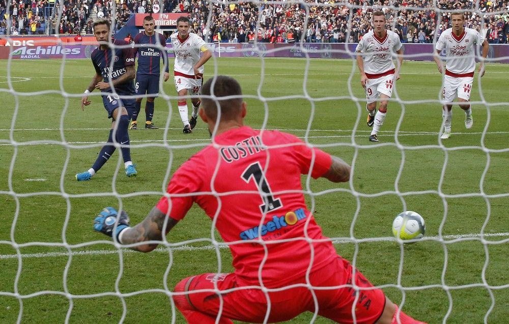 Φιλαράκια οι Νεϊμάρ και Καβάνι: ο ένας εκτελεί, ο άλλος πανηγυρίζει