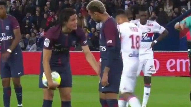 Νέος “χοντρός” καυγάς Νεϊμαρ-Καβάνι για ένα πέναλτι!