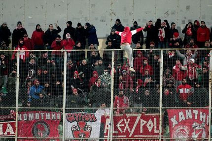 Με τον κόσμο του ο Ολυμπιακός παρά το “φρένο”