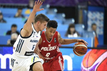 Τριαντάρα και εύκολα η Πολωνία